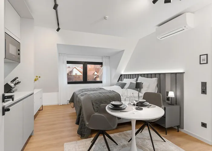 1-2 Personen - Parkplatz - Fahrradgarage - Zentrum - Kueche - Wlan - Klima Apartamento *